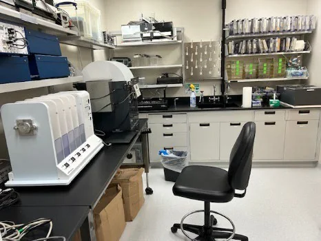 Research equipment in the MuriPhys laboratory